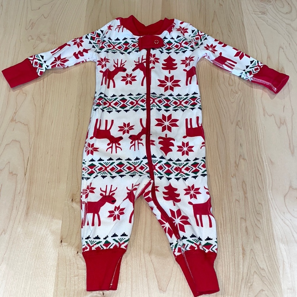 Hanna Andersson Holiday Zip Sleeper in Dear Deer, 3-6 months | Christmas Pajamas